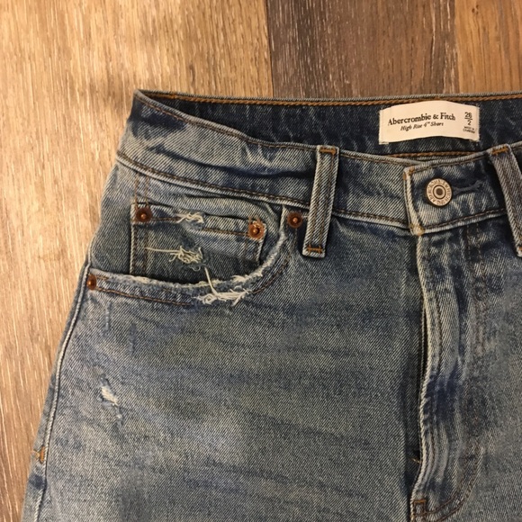 Abercrombie & Fitch Shorts | Abercrombie High Rise 4 Mom Shorts Size 26 | Poshmark